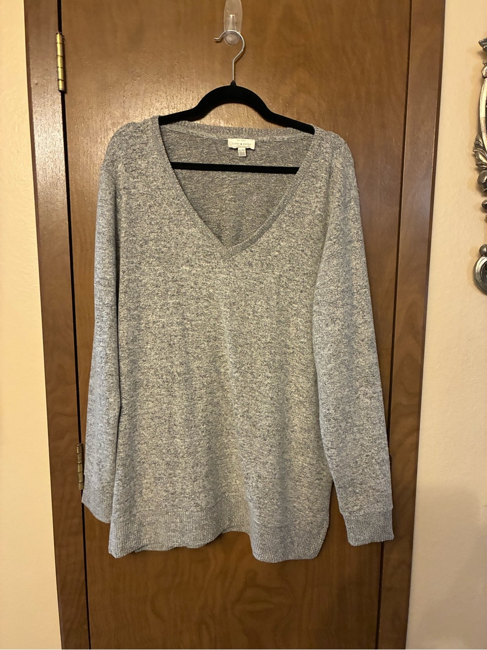 Lucky V-Neck Women's Sweater - Light Gray